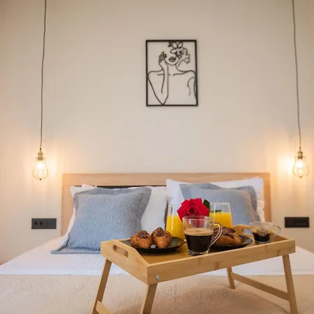 Calliope's Rhodes Comfort アパート *