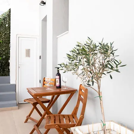 Calliope's Rhodes Comfort Rhodes City